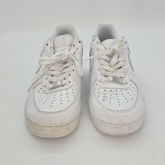 Nike Air Force 1 07 Triple White Men’s Shoes 9.5 Classic Streetwear Iconic Sneak - Picture 6 of 12